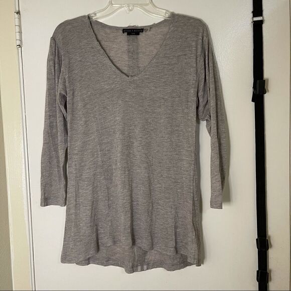 Alice And Olivia Base Tan V Neck Long Sleeve Shirt - Picture 1 of 5